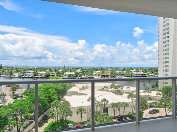 20281 E Country Club Dr 604, Aventura FL 33180