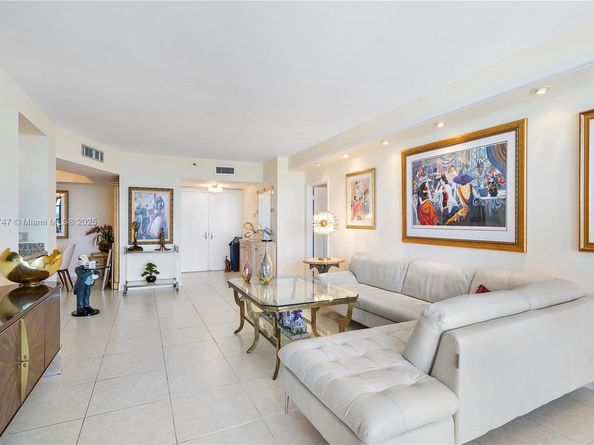 20281 E Country Club Dr 604, Aventura FL 33180