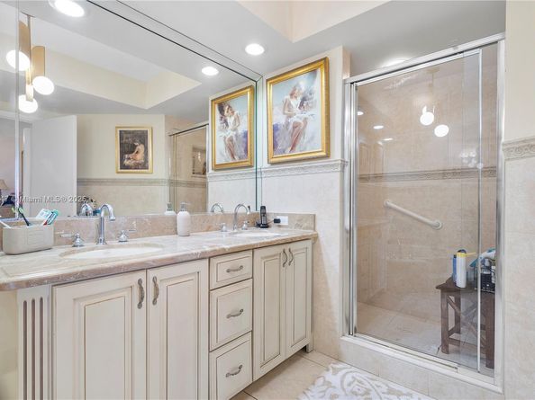 20281 E Country Club Dr 604, Aventura FL 33180