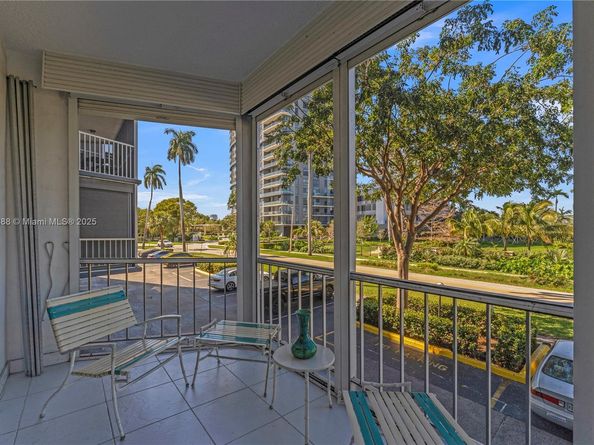 200 Diplomat Pkwy 229, Hallandale Beach FL 33009
