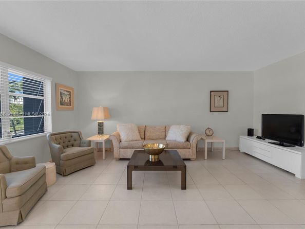200 Diplomat Pkwy 229, Hallandale Beach FL 33009