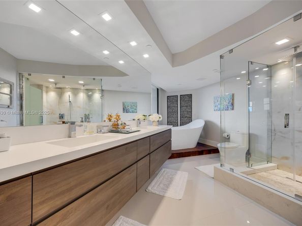1581 Brickell Ave 506, Miami FL 33129