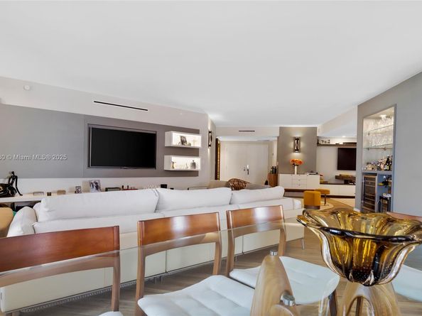 1581 Brickell Ave 506, Miami FL 33129