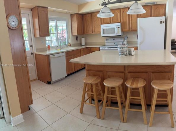 280 SW 63rd Ave, Plantation FL 33317
