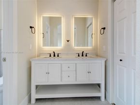 8144 NW 107th Path, Doral FL 33178