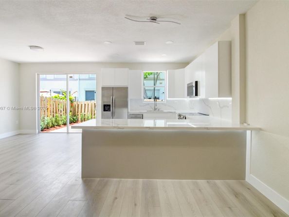 8144 NW 107th Path, Doral FL 33178