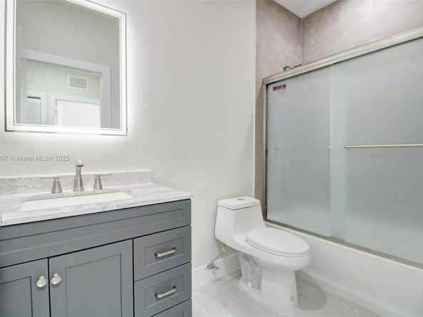 8144 NW 107th Path, Doral FL 33178