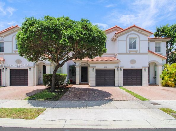 8144 NW 107th Path, Doral FL 33178