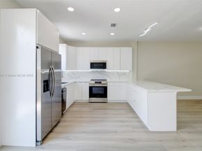 8144 NW 107th Path, Doral FL 33178