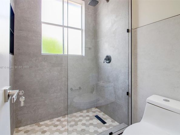 8144 NW 107th Path, Doral FL 33178