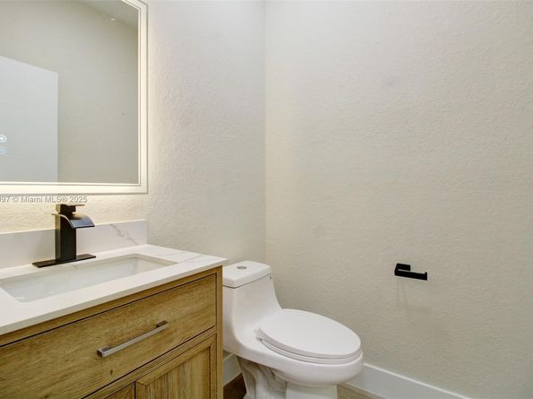 8144 NW 107th Path, Doral FL 33178