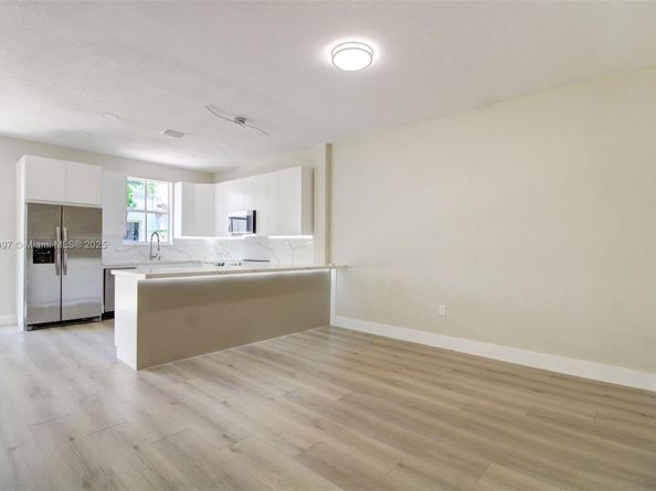 8144 NW 107th Path, Doral FL 33178