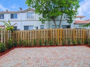 8144 NW 107th Path, Doral FL 33178