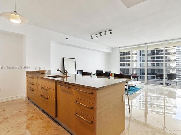 1830 S Ocean Dr 3809, Hallandale Beach FL 33009