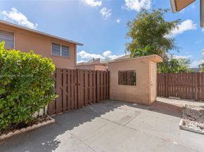 8440 SW 154th Cir Ct 301, Miami FL 33193