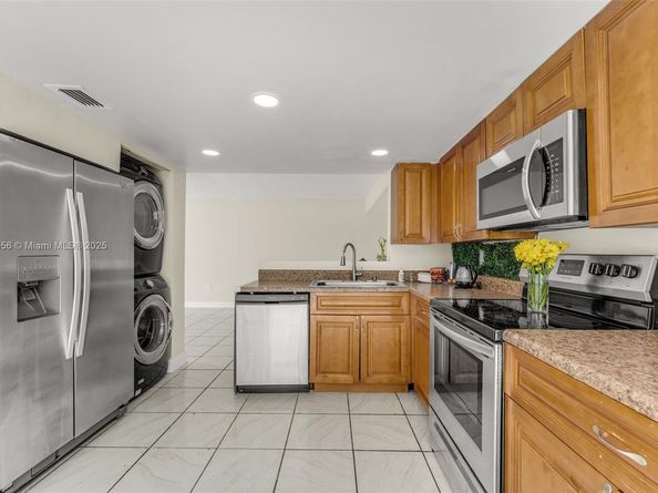 8440 SW 154th Cir Ct 301, Miami FL 33193