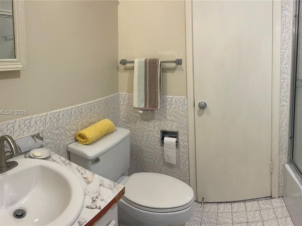 1825 S Ocean Dr 707, Hallandale Beach FL 33009