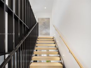 94 SW 28th Rd 3, Miami FL 33129