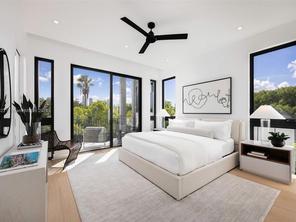 94 SW 28th Rd 3, Miami FL 33129