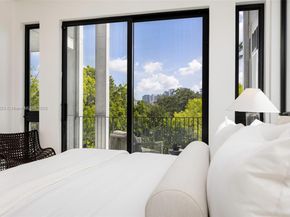 94 SW 28th Rd 3, Miami FL 33129