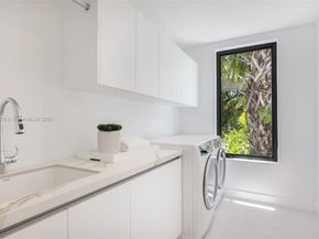 94 SW 28th Rd 3, Miami FL 33129