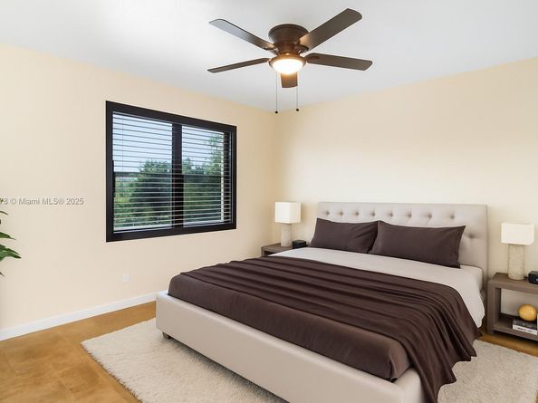 12600 SW 5th Ct 215L, Pembroke Pines FL 33027