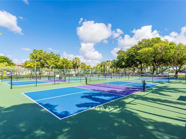 12600 SW 5th Ct 215L, Pembroke Pines FL 33027