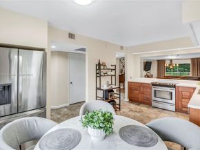 12600 SW 5th Ct 215L, Pembroke Pines FL 33027