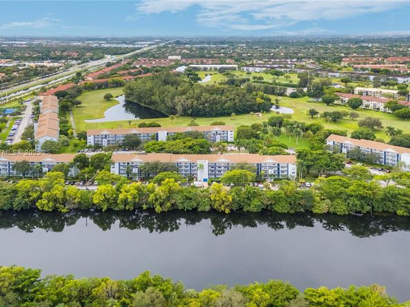 12600 SW 5th Ct 215L, Pembroke Pines FL 33027