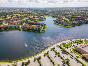 12600 SW 5th Ct 215L, Pembroke Pines FL 33027