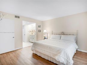 12600 SW 5th Ct 215L, Pembroke Pines FL 33027
