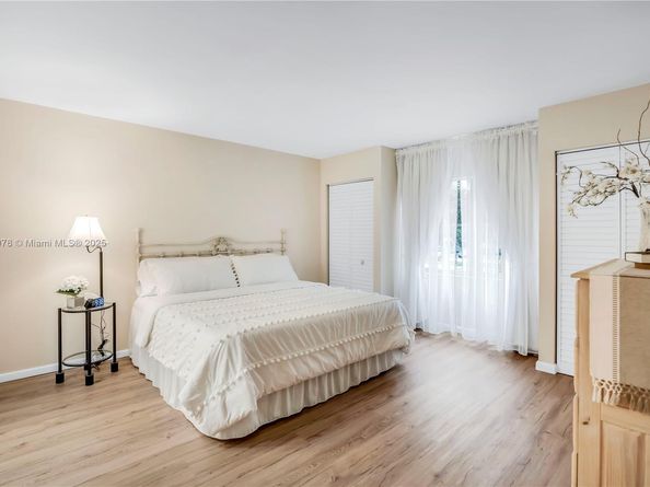 12600 SW 5th Ct 215L, Pembroke Pines FL 33027