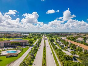 12600 SW 5th Ct 215L, Pembroke Pines FL 33027