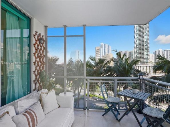 350 S Miami Ave 1205, Miami FL 33130