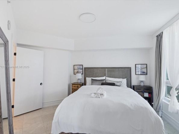 350 S Miami Ave 1205, Miami FL 33130