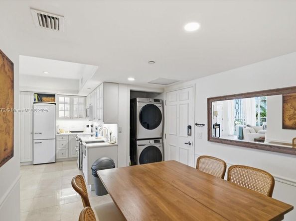 350 S Miami Ave 1205, Miami FL 33130