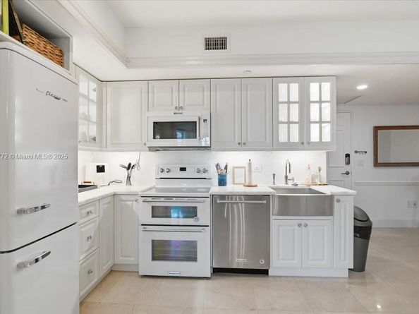 350 S Miami Ave 1205, Miami FL 33130