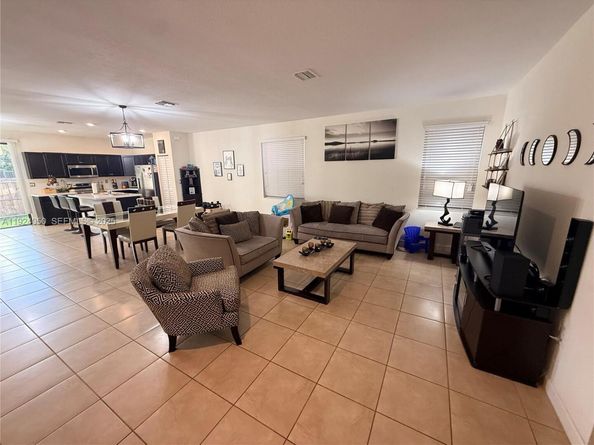 3736 NE 2nd Street, Homestead FL 33033