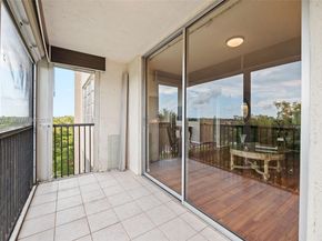 3300 W Rolling Hills Cir 510, Davie FL 33328