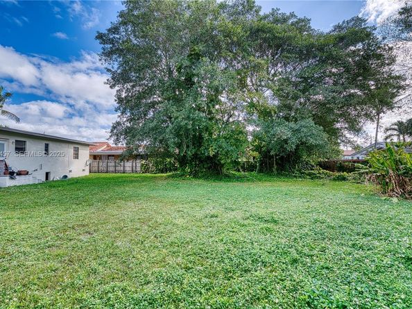 6550 SW 27th St, Miami FL 33155