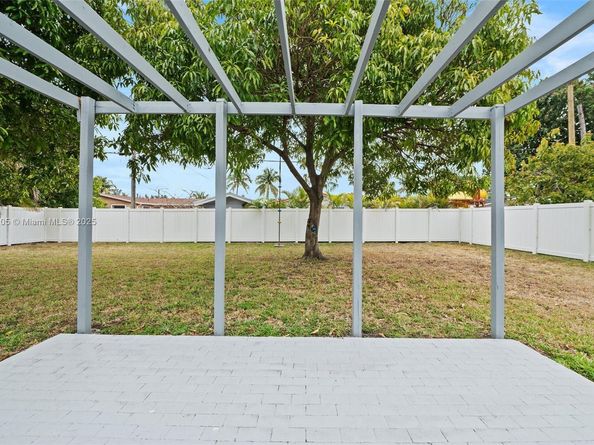 18321 NE 7th Ct, North Miami Beach FL 33179