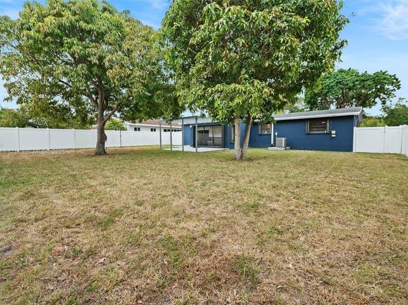 18321 NE 7th Ct, North Miami Beach FL 33179