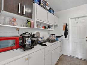 2110 NW 24th St, Miami FL 33142