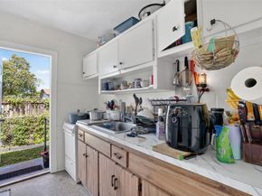 2110 NW 24th St, Miami FL 33142