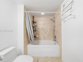 41 SE 5th St 2104, Miami FL 33131