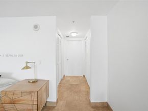 41 SE 5th St 2104, Miami FL 33131