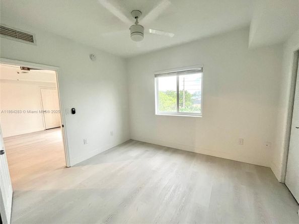 7516 NE 1st Ave 302, Miami FL 33138