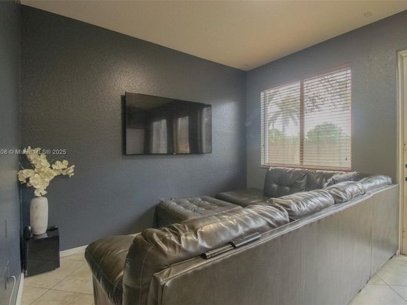 21119 NW 14th Pl 437, Miami Gardens FL 33169