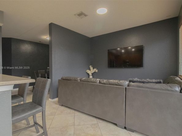 21119 NW 14th Pl 437, Miami Gardens FL 33169
