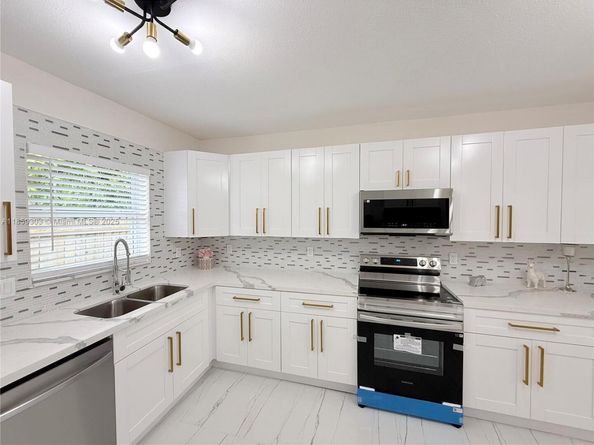 2339 NW 13th St, Fort Lauderdale FL 33311